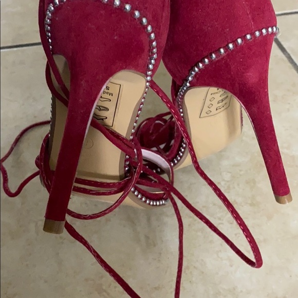 Red heels - Picture 2 of 2